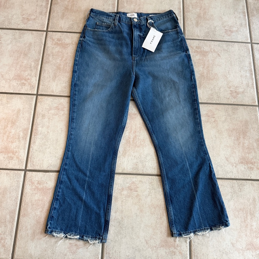 Frame Denim High-Rise Cropped Flare Jeans in Medium Blue Wash